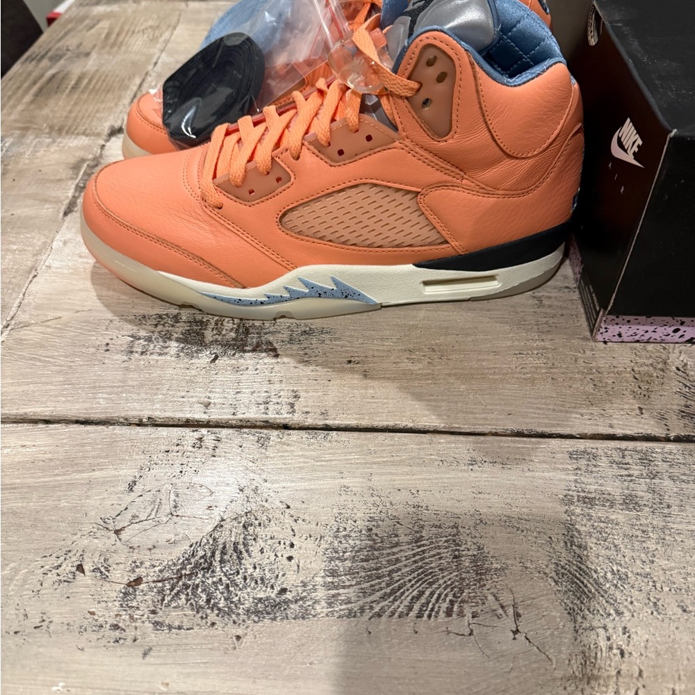 Jordan Athletic Shoes in Orange and Gray - Picture 2 of 6